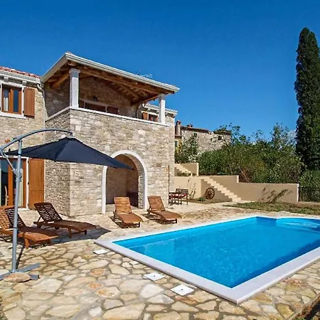 Villa Domus Lauri *